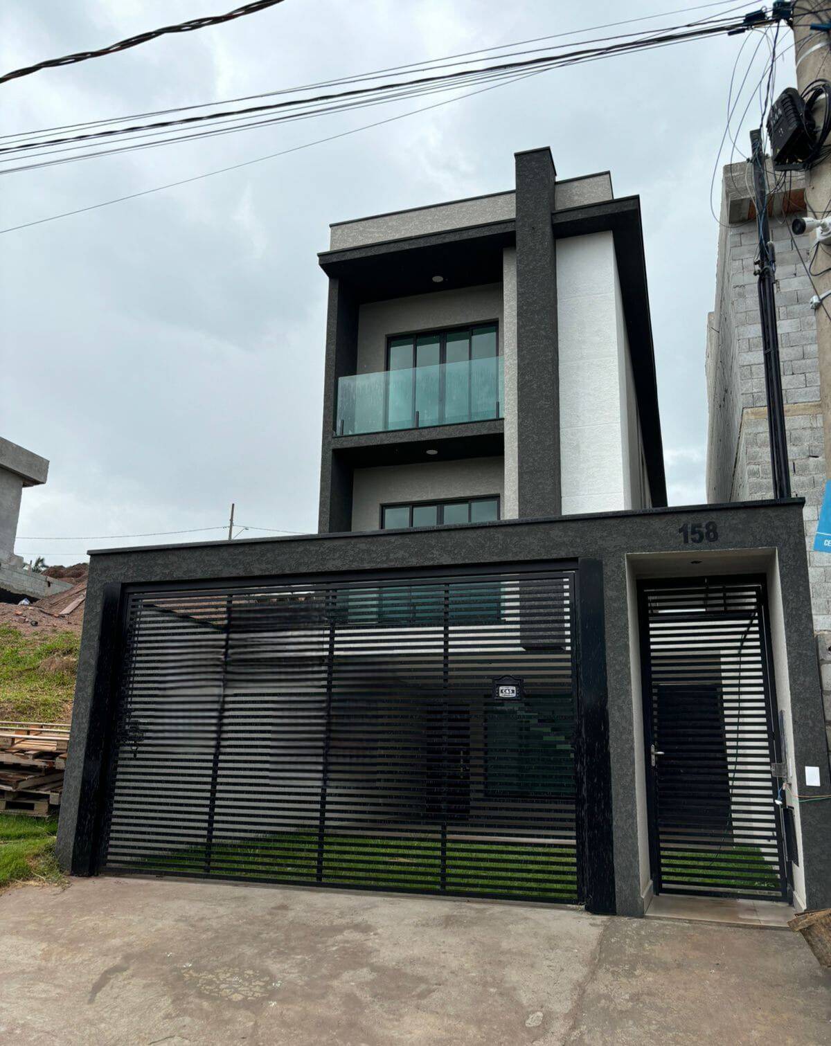 #298 - Casa para Venda em Santana de Parnaíba - SP
